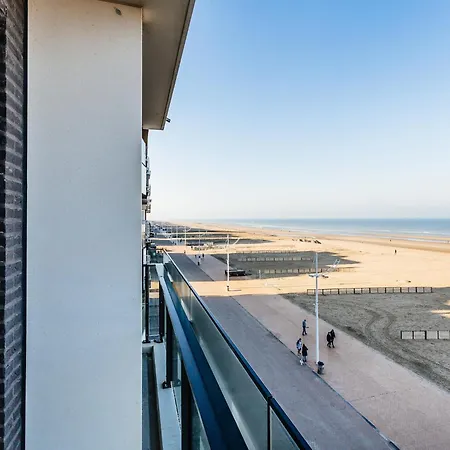 By The Beach, Cleaning Included * Koksijde
