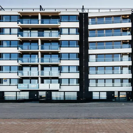 Apartamento By The Beach, Cleaning Included *